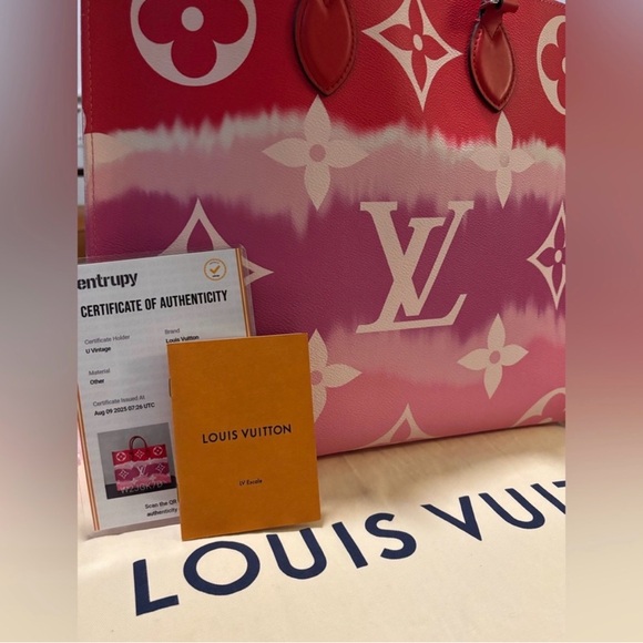 Louis Vuitton Limited Edition Escale Monogram OnTheGo GM Tote w/COA - Picture 16 of 16